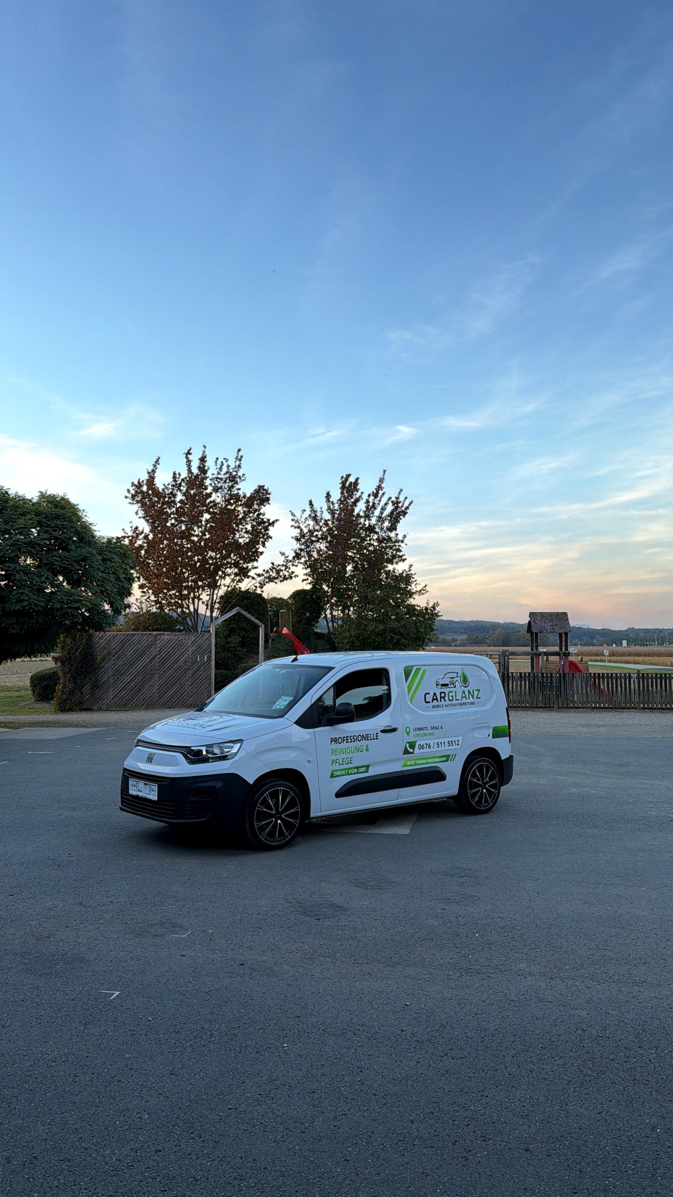 CARGLANZ-Firmenbus – mobile Autoaufbereitung